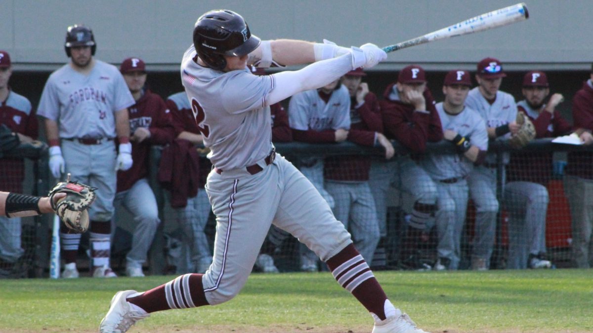 Baseball Drops A-10 Opener to Davidson