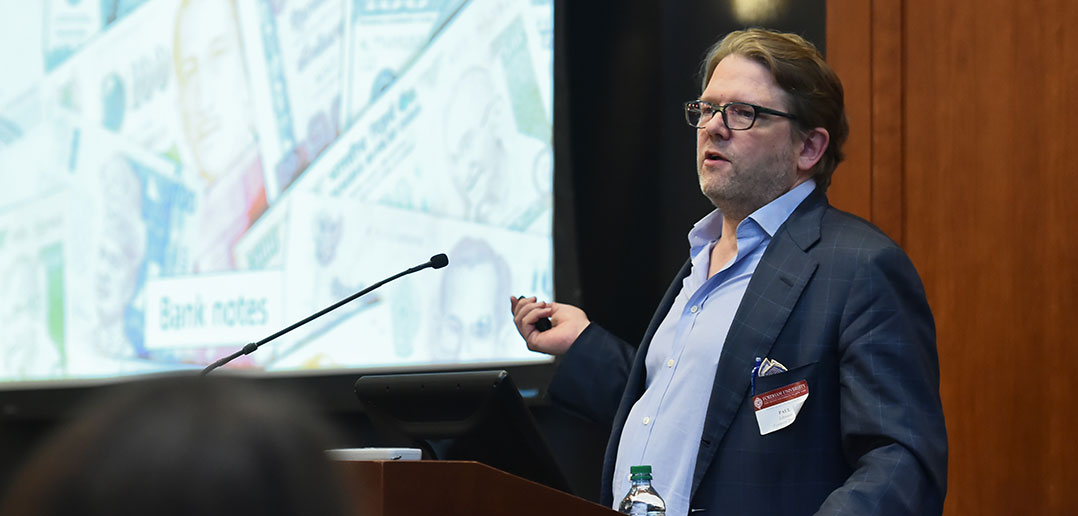 Blockchain Could Become the New Standard for Banking, Expert Says
