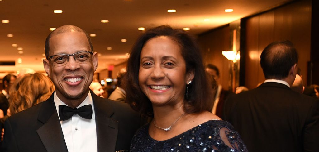 Anthony and Wendy Carter smiling during cocktail hour