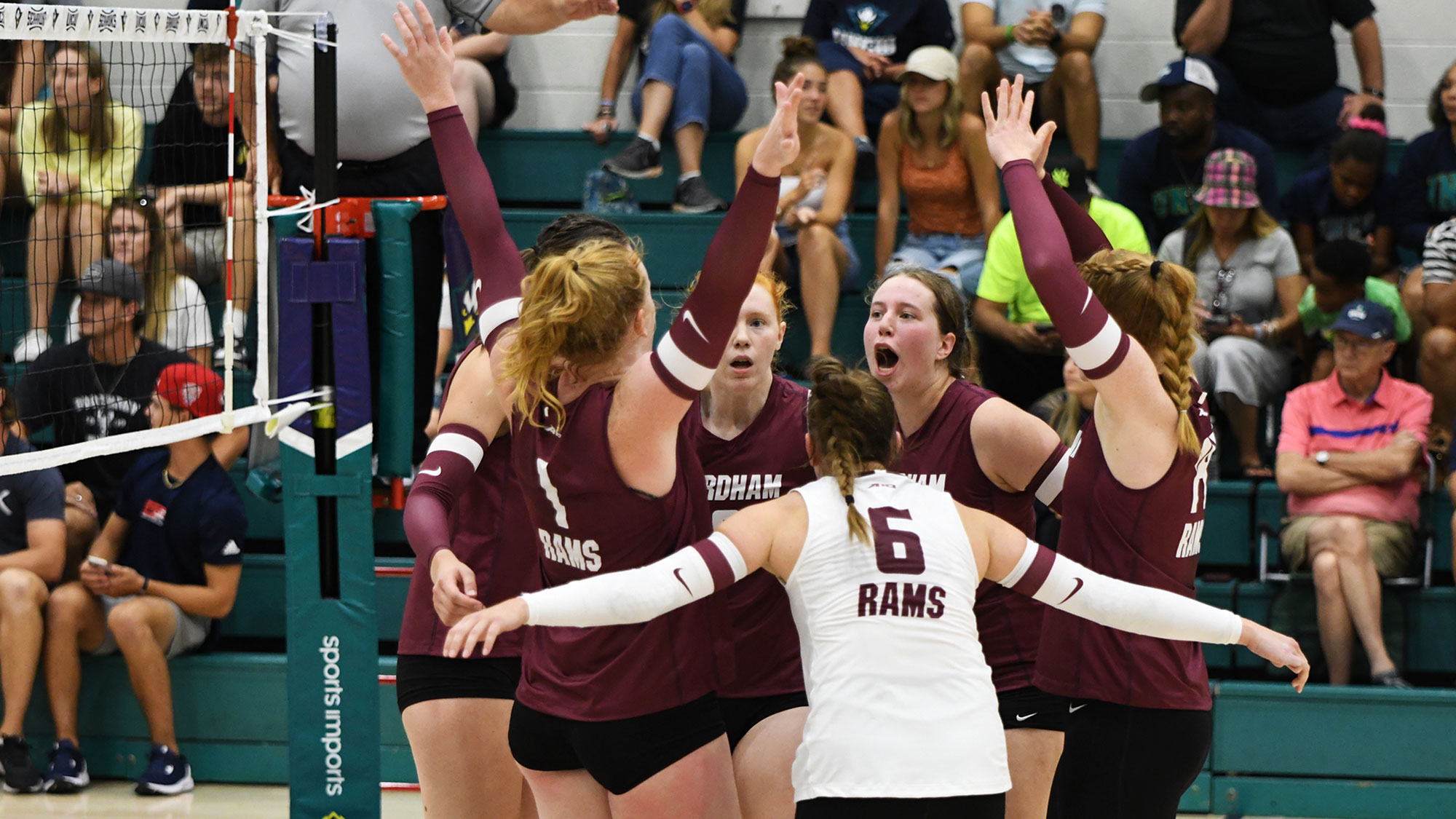 Volleyball Opens 2023 with Sweep of UNCW