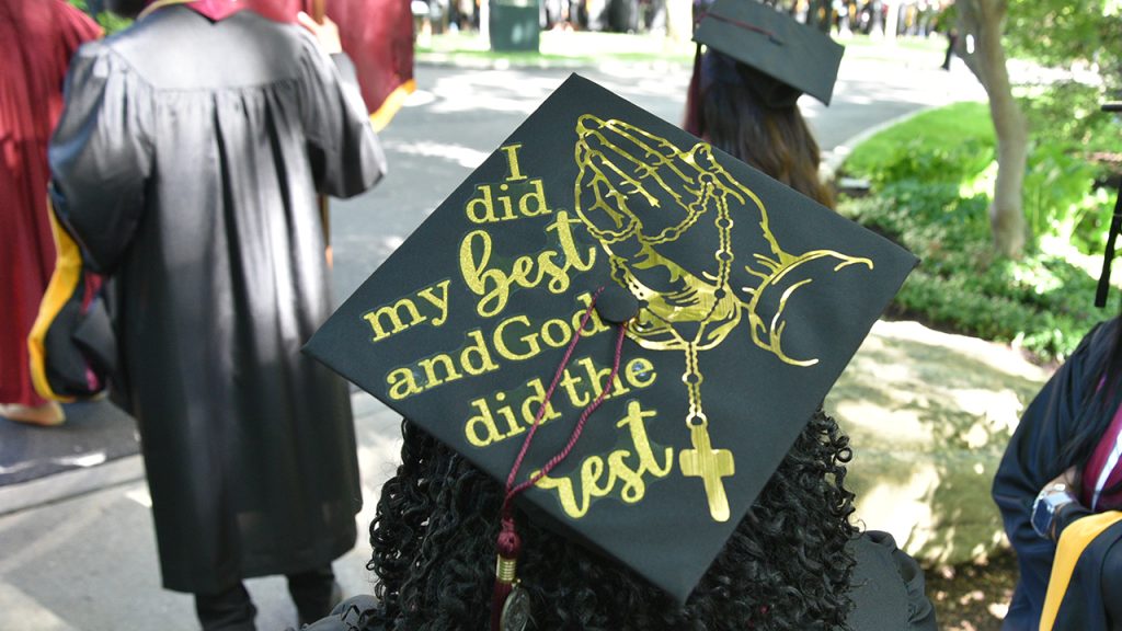 Commencement cap reading "I did my best and God did the rest" 