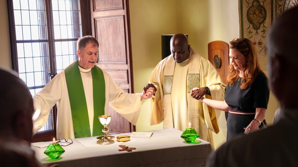 Father Cecero celebrates Mass with the Fordham delegation.