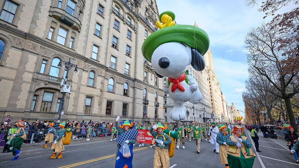 Snoopy float in the Thanksgiving Day Parade